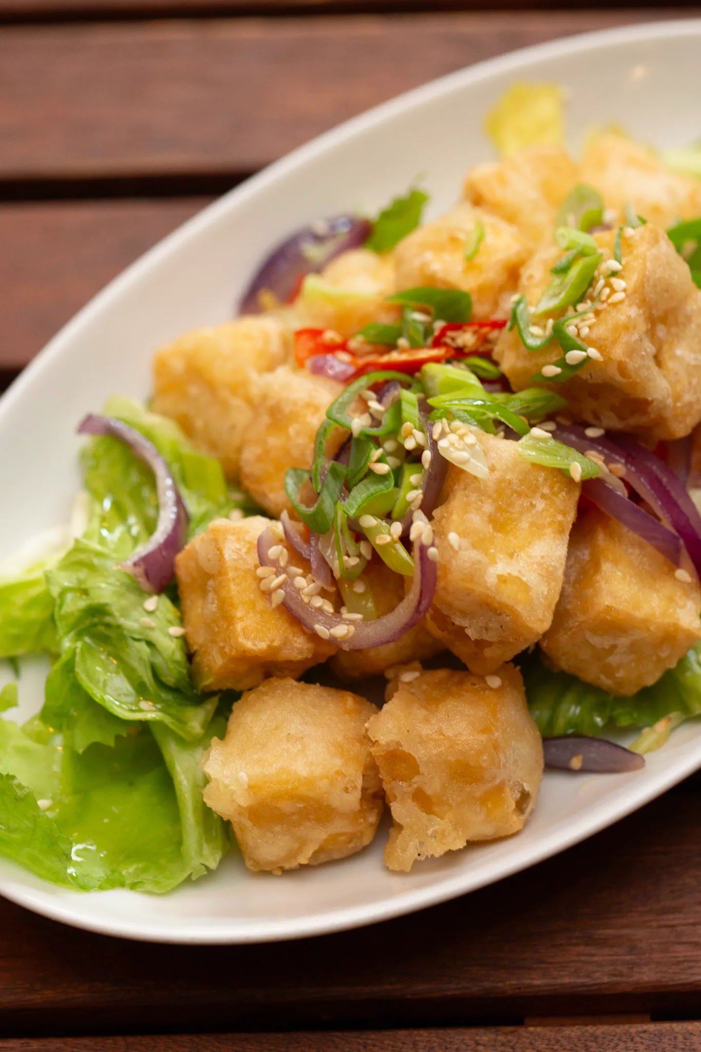 Frittierter Tofu goldbraun – knusprig ausgebacken