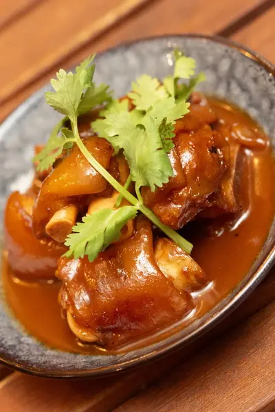 Braised pig’s trotters served dim sum style