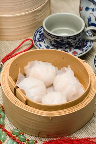 Har gao pleats and translucent wrapper detail