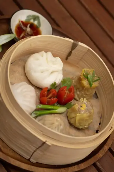 Dim sum mix – char siu bao included