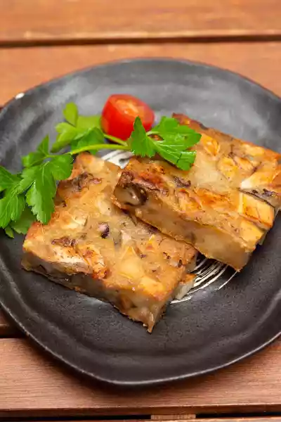 Golden-brown dim sum taro cake