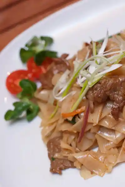 Beef chow fun close-up
