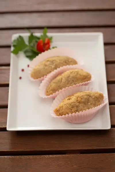 Taro-Bällchen frisch frittiert