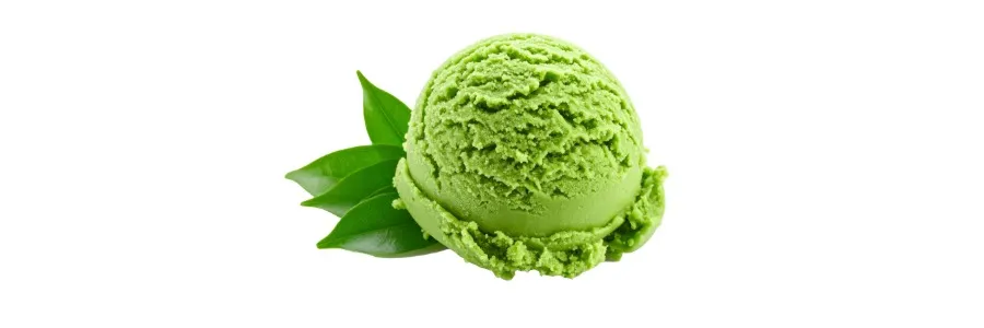 Matcha Eis mit heißer Azukibohne und Sahne
