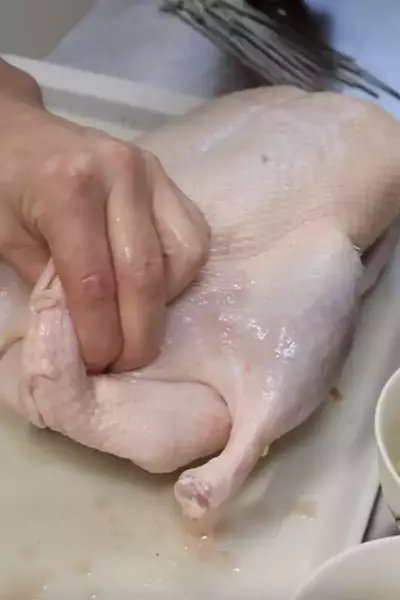 Wie wird die Peking Ente vorbereitet?